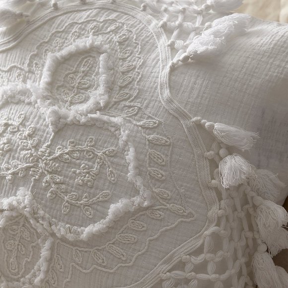 NWT Boho White Embroderied Cushion with Frillys - Picture 2 of 6